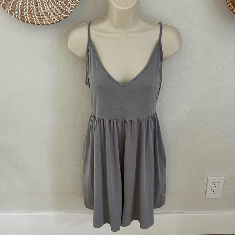 Anrabess Sleeveless Gray V-Neck Romper. Size XL